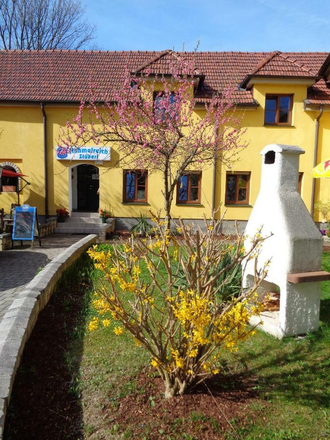 Pension Himmelreich Ternitz Buitenkant foto